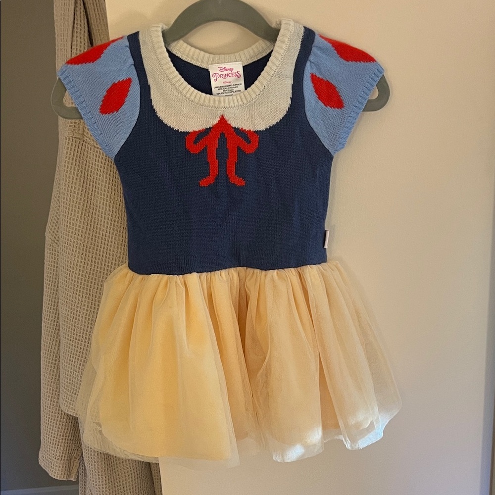 NWOT Disney Snow White princess dress